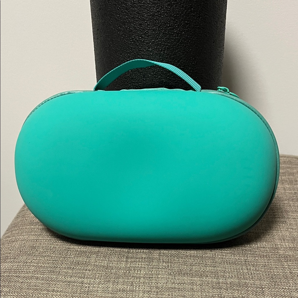 One Skin Teal Cosmetic Bag - Picture 2 of 10